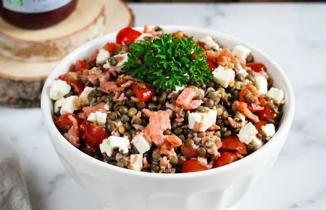 Salade de lentilles, saumon fumé & feta